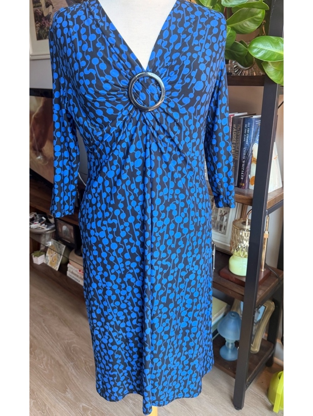 Sandra Darren Blue and Black Patterned Dress with Ring Detail Size 8